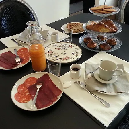 Couette-café Relais St Jacques - Roanne 4*