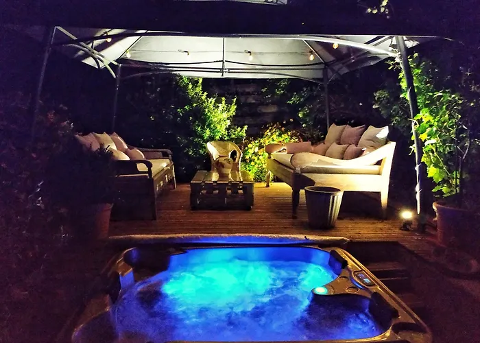 Relais St Jacques - Roanne Bed and Breakfast 4*