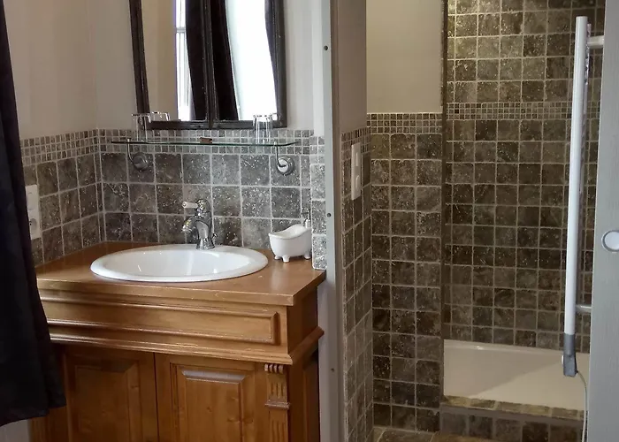 Relais St Jacques - Roanne Bed and Breakfast 4*